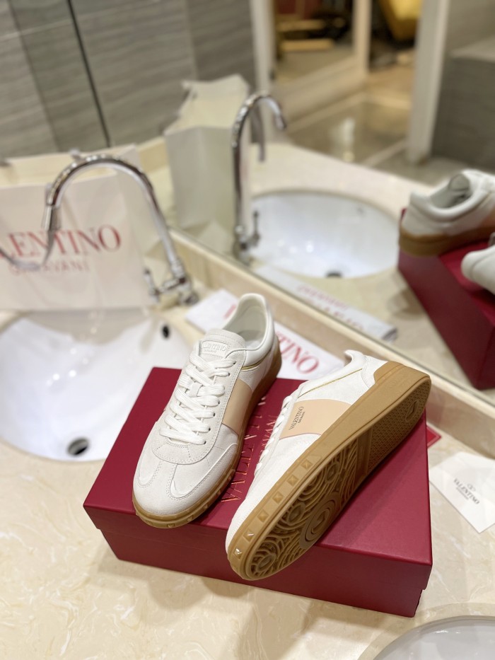 Valentino Womens Mens Unisex Shoes Sneakers Leather Luxury Brand Valentino Garavani Freedots XL calfskin leather trainer with Original Box Whatsapp【+1-3239614486】