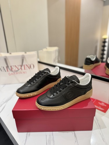 Valentino Womens Mens Unisex Shoes Sneakers Leather Luxury Brand Valentino Garavani Freedots XL calfskin leather trainer with Original Box Whatsapp【+1-3239614486】
