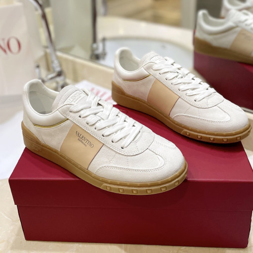 Valentino Womens Mens Unisex Shoes Sneakers Leather Luxury Brand Valentino Garavani Freedots XL calfskin leather trainer with Original Box Whatsapp【+1-3239614486】