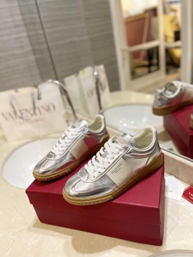 Valentino Womens Mens Unisex Shoes Sneakers Leather Luxury Brand Valentino Garavani Freedots XL calfskin leather trainer with Original Box Whatsapp【+1-3239614486】