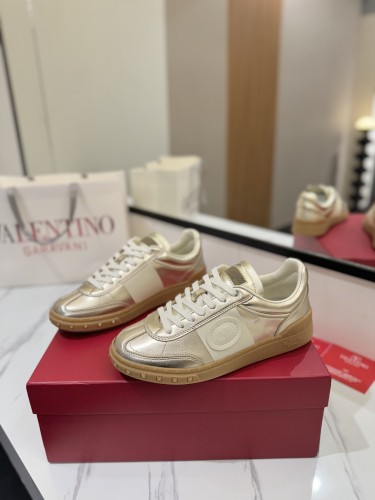 Valentino Womens Mens Unisex Shoes Sneakers Leather Luxury Brand Valentino Garavani Freedots XL calfskin leather trainer with Original Box Whatsapp【+1-3239614486】