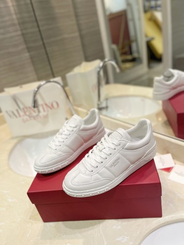 Valentino Womens Mens Unisex Shoes Sneakers Leather Luxury Brand Valentino Garavani Freedots XL calfskin leather trainer with Original Box Whatsapp【+1-3239614486】