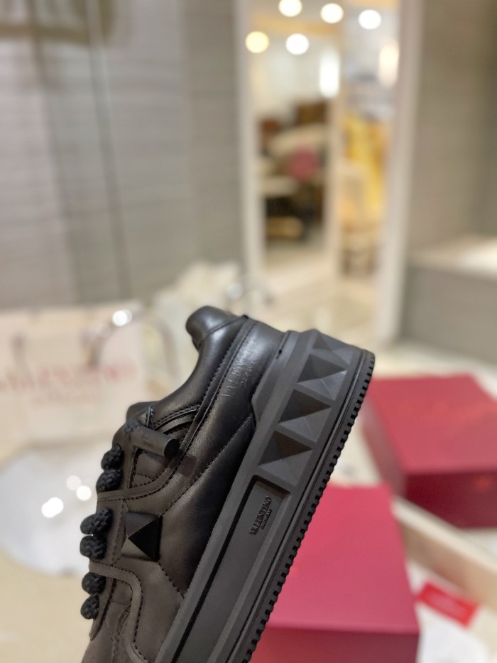 Valentino Womens Mens Unisex Shoes Sneakers Leather Luxury Brand Valentino Garavani Freedots XL calfskin leather trainer with Original Box Whatsapp【+1-3239614486】