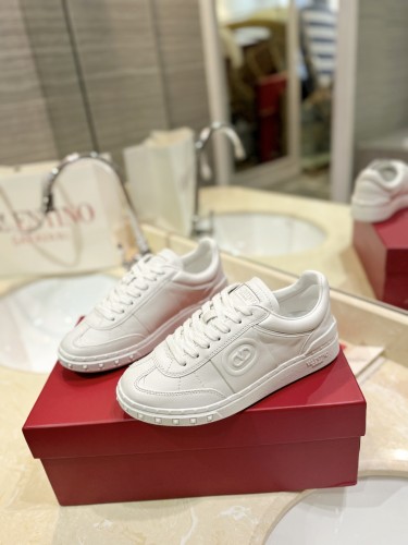 Valentino Womens Mens Unisex Shoes Sneakers Leather Luxury Brand Valentino Garavani Freedots XL calfskin leather trainer with Original Box Whatsapp【+1-3239614486】
