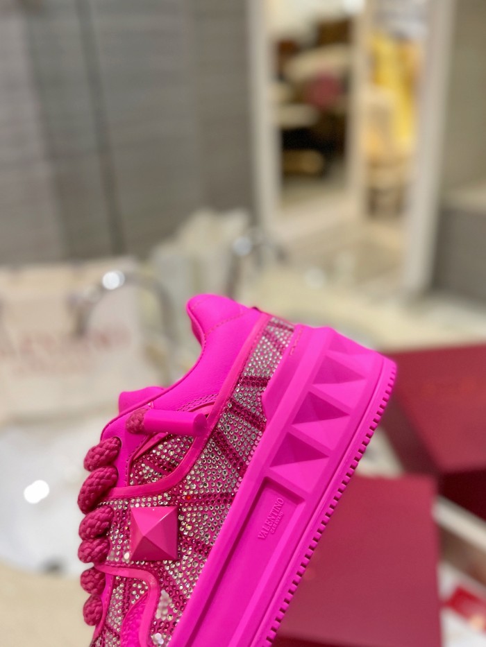 Valentino Womens Mens Unisex Shoes Sneakers Leather Luxury Brand Valentino Garavani Freedots XL calfskin leather trainer with Original Box Whatsapp【+1-3239614486】