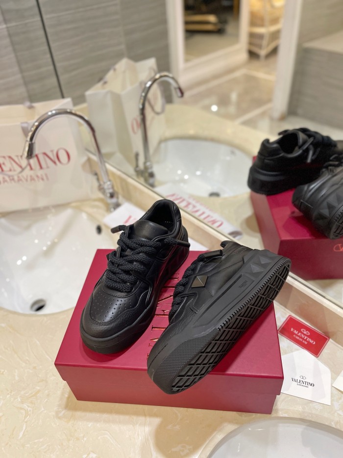 Valentino Womens Mens Unisex Shoes Sneakers Leather Luxury Brand Valentino Garavani Freedots XL calfskin leather trainer with Original Box Whatsapp【+1-3239614486】