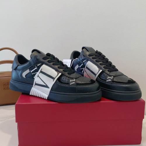 Valentino Womens Mens Unisex Shoes Sneakers Leather Luxury Brand Valentino Garavani Freedots XL calfskin leather trainer with Original Box Whatsapp【+1-3239614486】