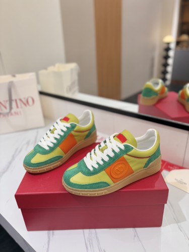 Valentino Womens Mens Unisex Shoes Sneakers Leather Luxury Brand Valentino Garavani Freedots XL calfskin leather trainer with Original Box Whatsapp【+1-3239614486】
