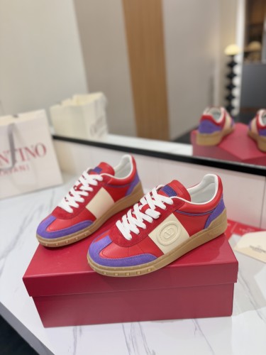 Valentino Womens Mens Unisex Shoes Sneakers Leather Luxury Brand Valentino Garavani Freedots XL calfskin leather trainer with Original Box Whatsapp【+1-3239614486】