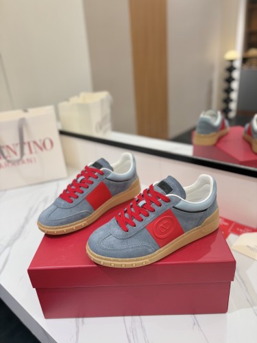 Valentino Womens Mens Unisex Shoes Sneakers Leather Luxury Brand Valentino Garavani Freedots XL calfskin leather trainer with Original Box Whatsapp【+1-3239614486】