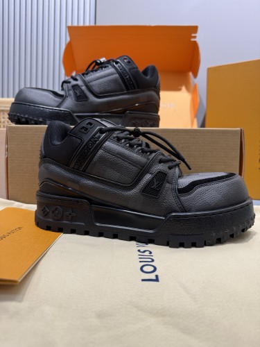 Louis Vuitton Mens Shoes Fashion Sneakers Design Luxury Brand LV TRAINER Skate SNEAKER Mix of materials with Original Box 1ABLXH Whatsapp 【+1-3239614486】