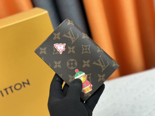 Louis Vuitton Mens Womens Wallets Passport Cover Luxury Brand Fashion Type M12237 Wallet with Original Box whatsapp 【+1-3239614486】