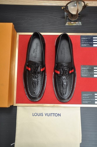 Louis Vuitton Men Shoes Dress Shoes Fashion Luxury Brand Mens Casual Shoes with Original Box whatsapp 【+1-3239614486】