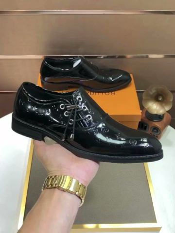 Louis Vuitton Men Shoes Dress Shoes Fashion Luxury Brand Mens Casual Shoes with Original Box whatsapp 【+1-3239614486】