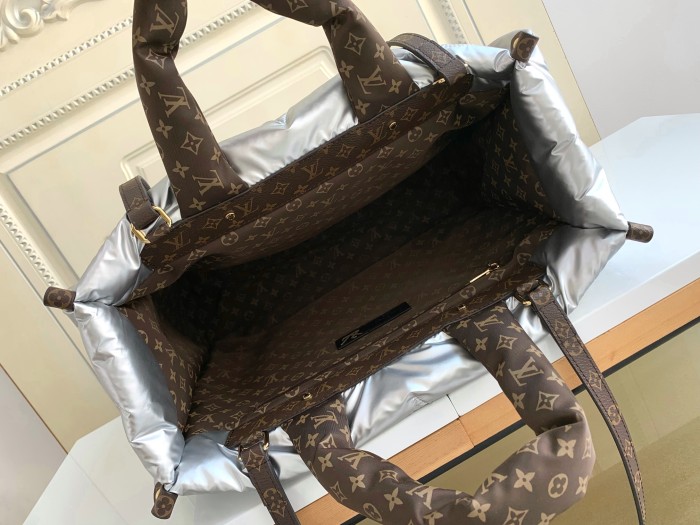 Louis Vuitton Womens Bags Handbags Luxury Brand Louis Vuitton M59005 OnTheGo MM Whatsapp 【+1-3239614486】