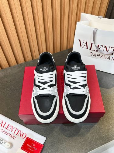 Valentino Womens Mens Unisex Shoes Sneakers Leather Luxury Brand Valentino Garavani Freedots XL calfskin leather trainer with Original Box Whatsapp【+1-3239614486】