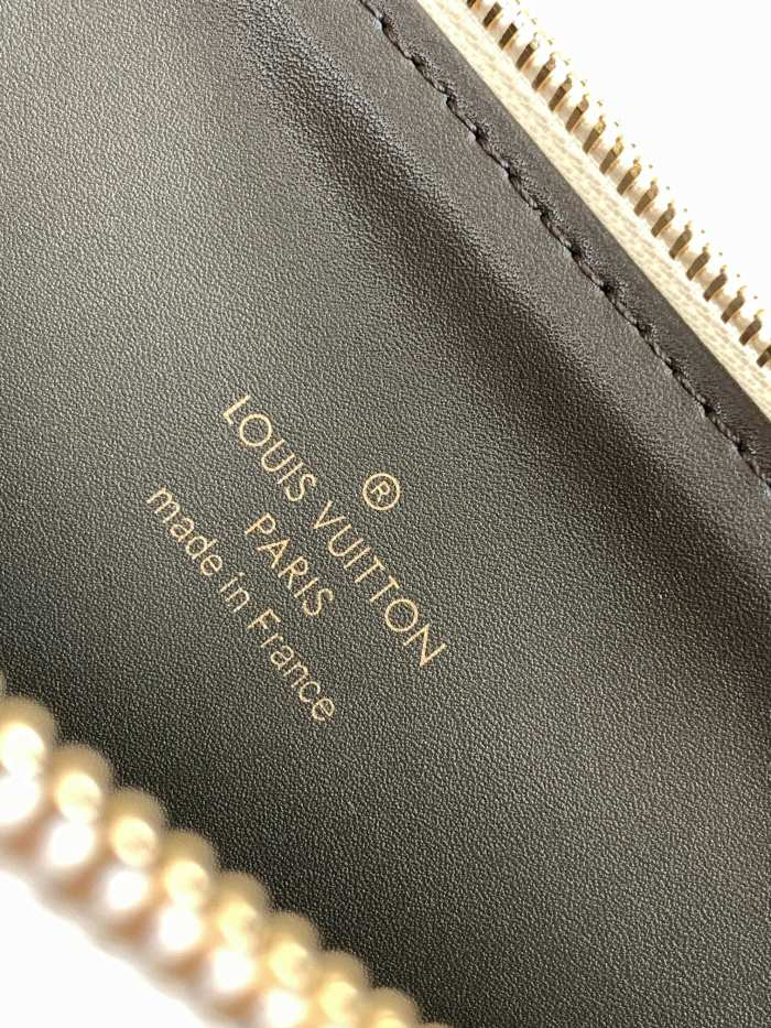 Louis Vuitton Womens Bags Messenger Shoulder Bags Luxury Brand Coussin PM M21260 with Original Box whatsapp 【+1-3239614486】