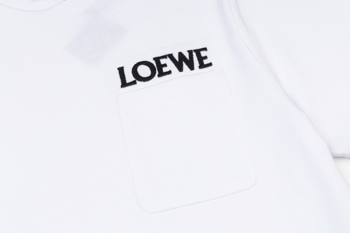 Loewe Luxury Brand Men Womens Short Sleeve T-Shirt Relaxed fit T-shirt Whatsapp 【+1-3239614486】