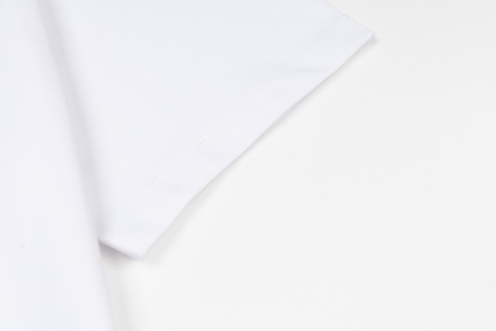 Loewe Luxury Brand Men Womens Short Sleeve T-Shirt Relaxed fit T-shirt Whatsapp 【+1-3239614486】