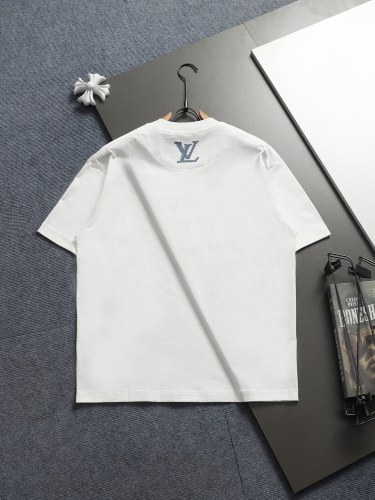 Louis Vuitton Luxury Brand Men Womens Short Sleeve T-Shirt Embroidered Signature T-Shirt Whatsapp 【+1-3239614486】