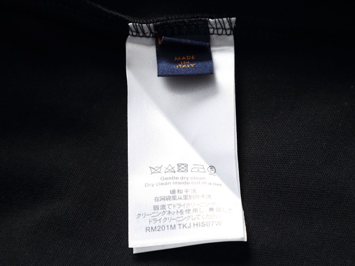 Louis Vuitton Luxury Brand Men Womens Short Sleeve T-Shirt Embroidered Signature T-Shirt Whatsapp 【+1-3239614486】
