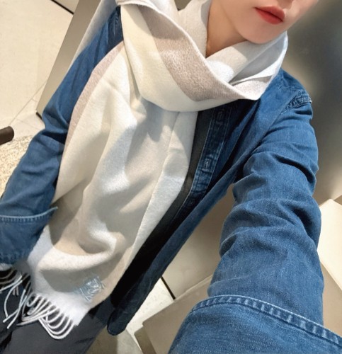 Burberry Scarves Men Womens Fashion Scarf with Original Box Whatsapp【+1-3239614486】