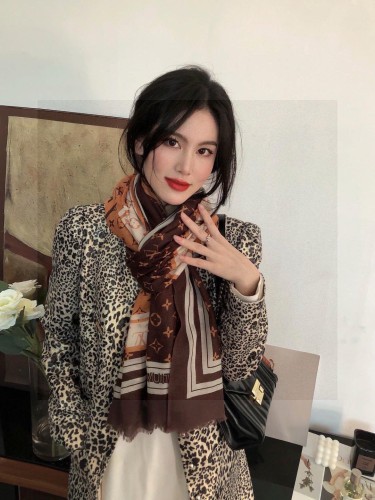 Louis Vuitton Scarves Womens Fashion Scarf with Original Box Whatsapp【+1-3239614486】