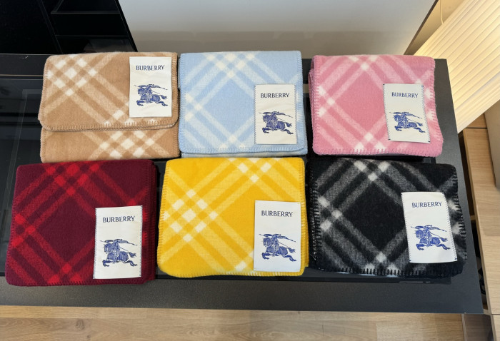 Burberry Scarves Men Womens Fashion Scarf Narrow Check Wool Scarf with Original Box Whatsapp【+1-3239614486】