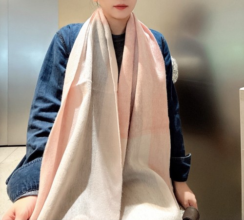 Burberry Scarves Men Womens Fashion Scarf with Original Box Whatsapp【+1-3239614486】