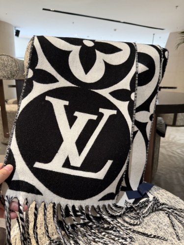 Louis Vuitton Scarves Men Womens Fashion Scarf with Original Box Whatsapp【+1-3239614486】