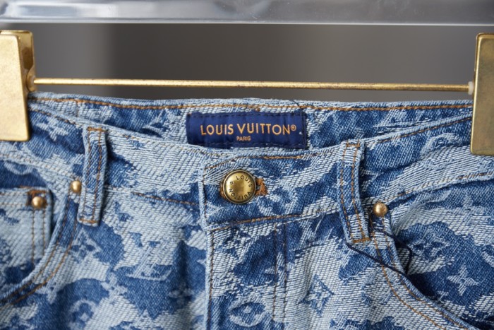 Louis Vuitton Luxury Brand Men Pant Jeans Damier Denim Pants  Whatsapp 【+1-3239614486】