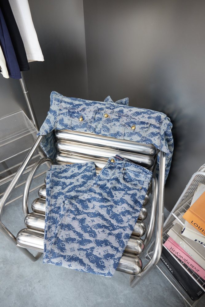 Louis Vuitton Luxury Brand Men Pant Jeans Damier Denim Pants  Whatsapp 【+1-3239614486】
