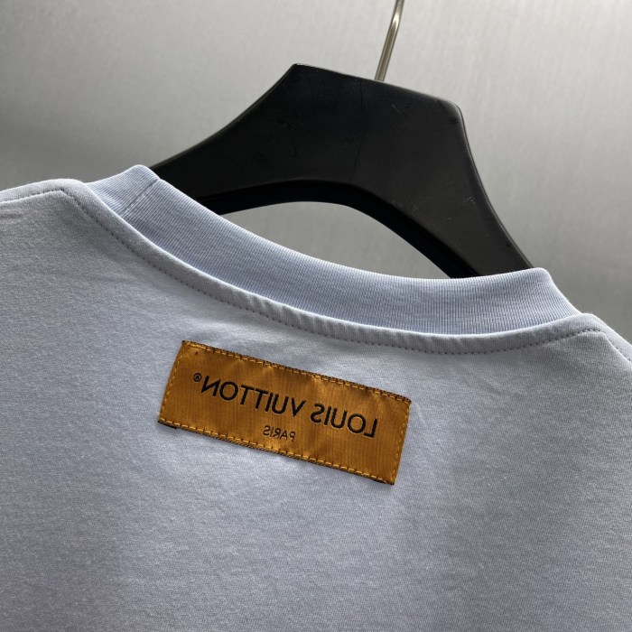 Louis Vuitton  Luxury Brand Men Womens Short Sleeve T-Shirt Whatsapp 【+1-3239614486】