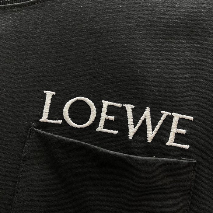 Loewe Luxury Brand Men Womens Short Sleeve T-Shirt Relaxed fit T-shirt in cotton Whatsapp 【+1-3239614486】