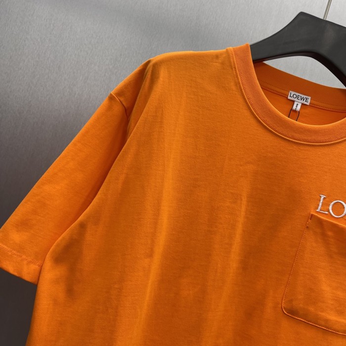 Loewe Luxury Brand Men Womens Short Sleeve T-Shirt Relaxed fit T-shirt in cotton Whatsapp 【+1-3239614486】
