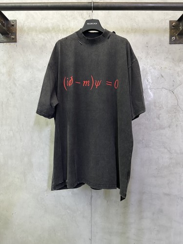 Balenciaga Luxury Brand Women Mens Short Sleeve T-Shirt MEN'S DIRAC EQUATION OVERSIZED T-SHIRT IN WASHED BLACK/RED 850345TTVO99300 Whatsapp 【+1-3239614486】