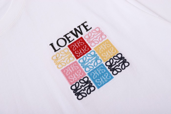 Loewe Luxury Brand Men Womens Short Sleeve T-Shirt Whatsapp 【+1-3239614486】