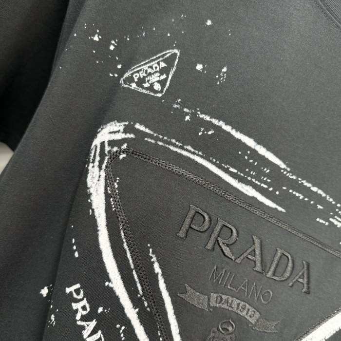 Prada Luxury Brand Men Womens Short Sleeve T-Shirt Mens T shirts Whatsapp 【+1-3239614486】