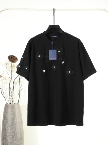 Louis Vuitton  Luxury Brand Men Womens Short Sleeve T-Shirt Whatsapp 【+1-3239614486】