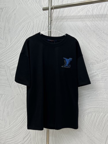Louis Vuitton  Luxury Brand Men Womens Short Sleeve T-Shirt Whatsapp 【+1-3239614486】