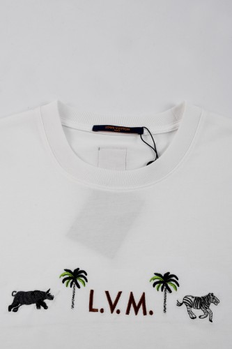 Louis Vuitton  Luxury Brand Men Womens Short Sleeve T-Shirt Whatsapp 【+1-3239614486】