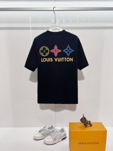 Louis Vuitton  Luxury Brand Men Womens Short Sleeve T-Shirt Whatsapp 【+1-3239614486】