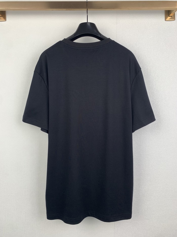 Louis Vuitton  Luxury Brand Men Womens Short Sleeve T-Shirt Signature Short-Sleeved T-Shirt Whatsapp 【+1-3239614486】