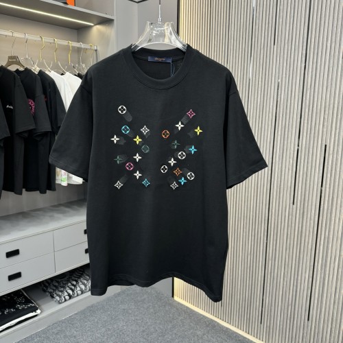 Louis Vuitton  Luxury Brand Men Womens Short Sleeve T-Shirt Whatsapp 【+1-3239614486】