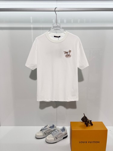 Louis Vuitton  Luxury Brand Men Womens Short Sleeve T-Shirt Whatsapp 【+1-3239614486】