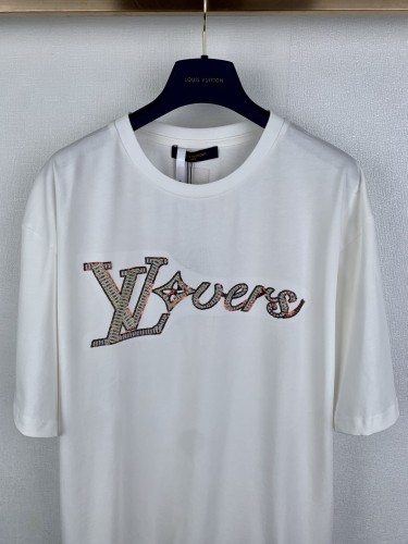 Louis Vuitton  Luxury Brand Men Womens Short Sleeve T-Shirt Whatsapp 【+1-3239614486】