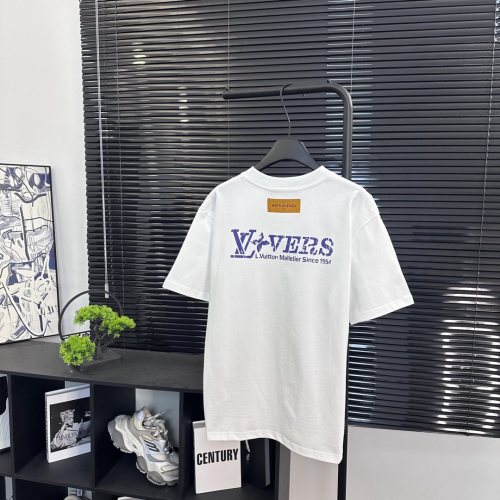 Louis Vuitton  Luxury Brand Men Womens Short Sleeve T-Shirt Embellished Graphic Cotton T-Shirt 1AHCKR Whatsapp 【+1-3239614486】