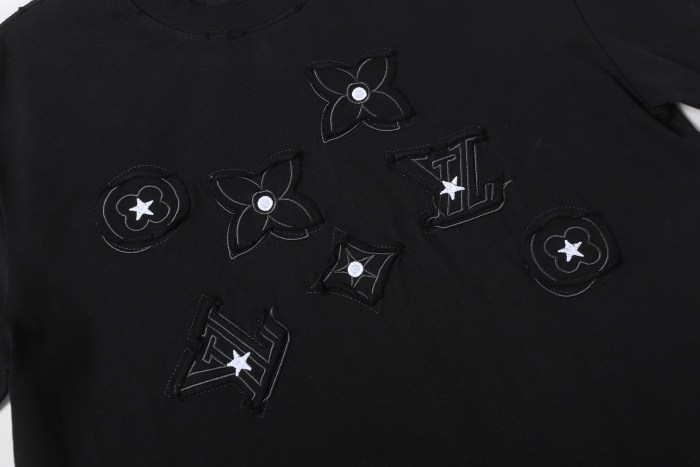 Louis Vuitton  Luxury Brand Men Womens Short Sleeve T-Shirt Whatsapp 【+1-3239614486】