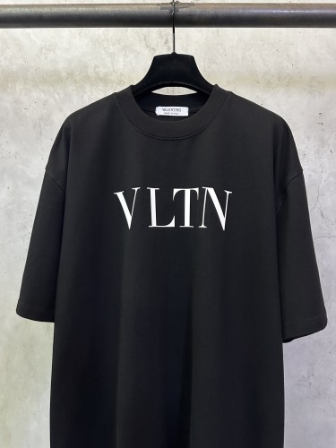 Valentino Luxury Brand Men Womens Short Sleeve T-Shirt Whatsapp 【+1-3239614486】