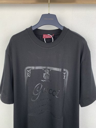 Gucci Luxury Brand Women Mens Short Sleeve T-Shirt Soft cotton jersey T-shirt ‎837959 XJHM3 9750 with print Top Quality Luxury Brand Whatsapp 【+1-3239614486】